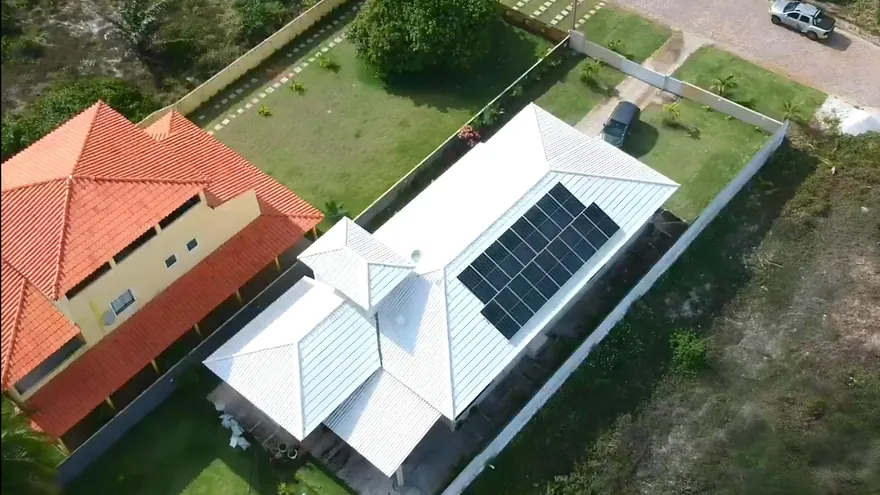 Residência com sistema de energia solar