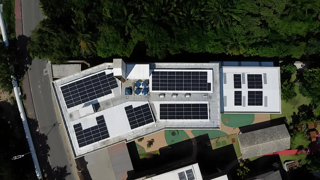Instalação de energia solar comercial, Solmais Engenharia, Salvador e região
